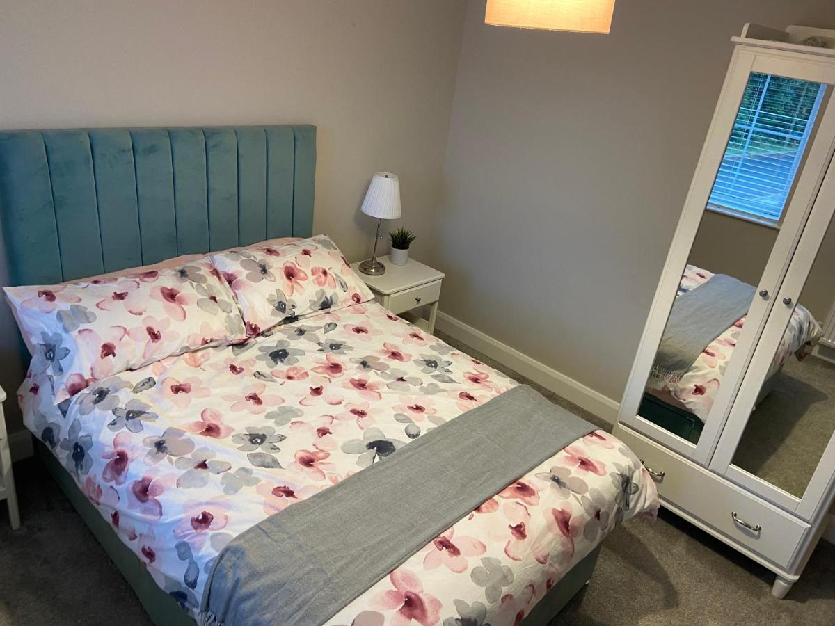 Beautiful private room&bathroom Ballycastle Exterior foto